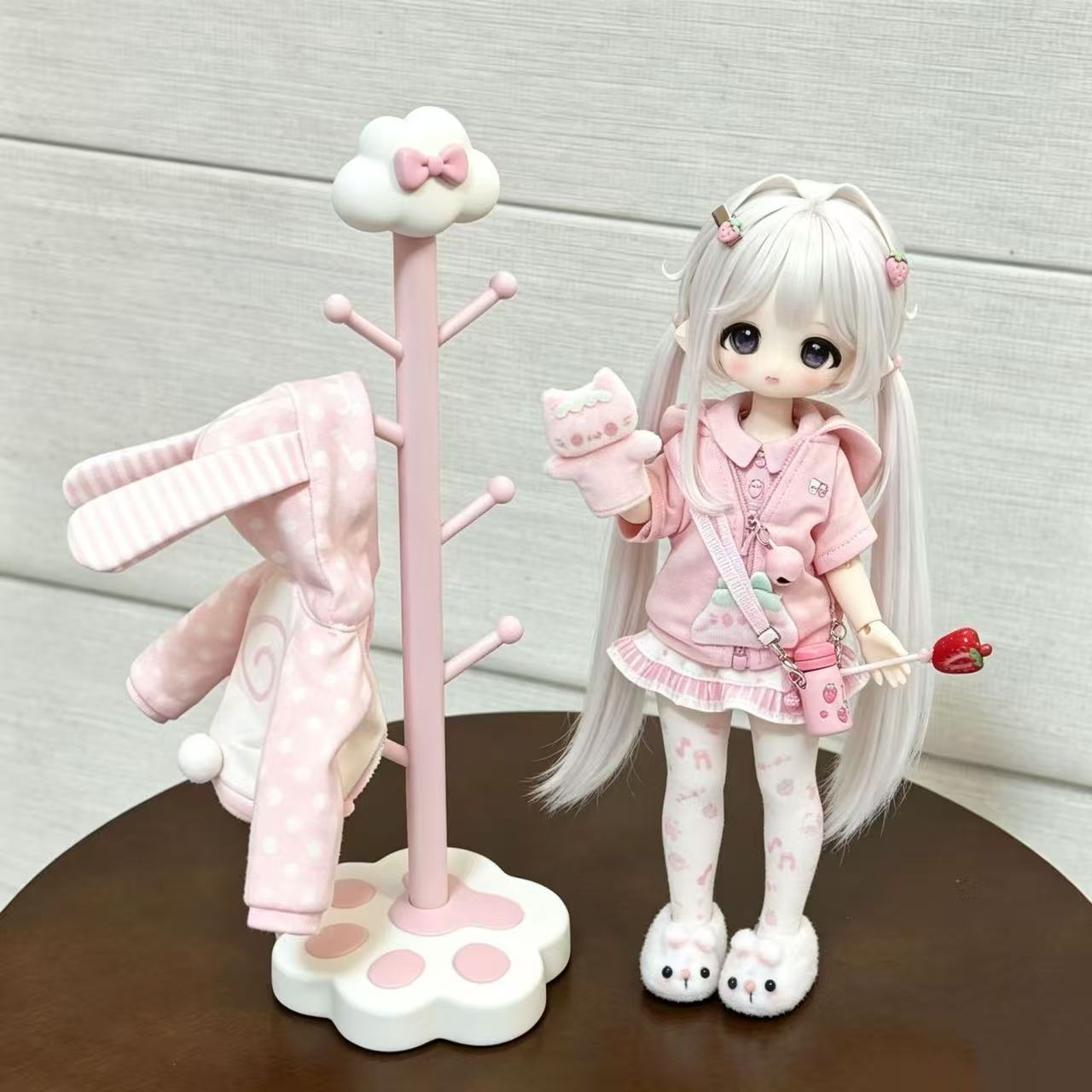 Resin Art Baby - かわいいInsCatパウベースの自立型韓国風洋服ラック、ドールミニワードローブ、ベビー服収納ディスプレイラック、かわいいギフト